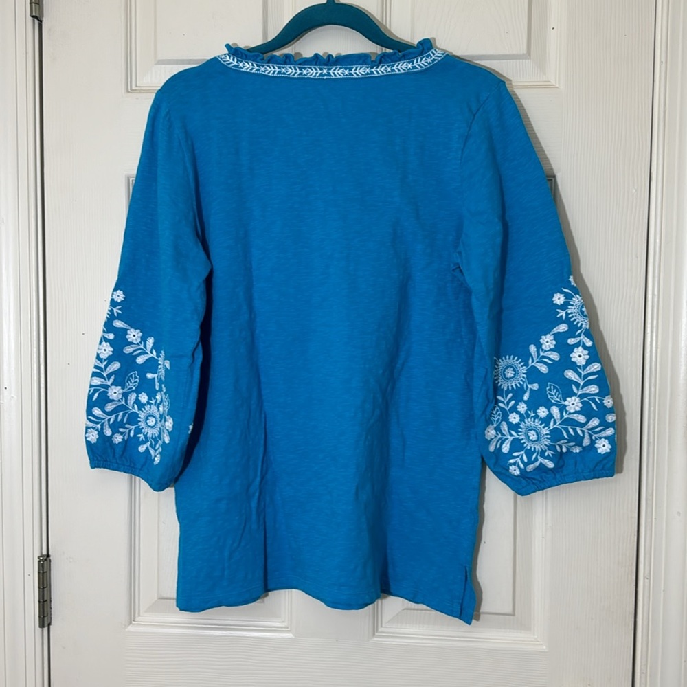 TALBOTS 100% Cotton Blue Embroidered Top Size Medium - Picture 11 of 11